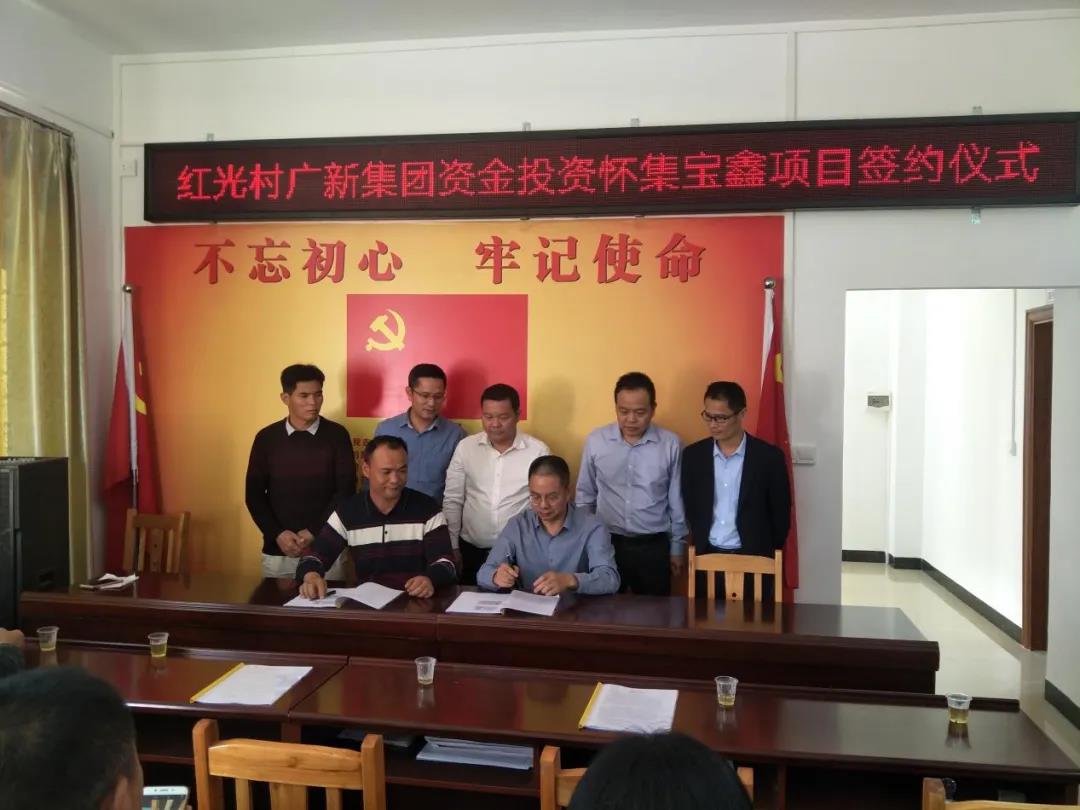 【“五一勞模談”系列報(bào)道之一】艱苦奮斗決心扎根基層,只爭(zhēng)朝夕奉獻(xiàn)養(yǎng)豬事業(yè)——記省食出寶山豬場(chǎng)總經(jīng)理劉定發(fā)同志 【“五一勞模談”系列報(bào)道之一】艱苦奮斗決心扎根基層,只爭(zhēng)朝夕奉獻(xiàn)養(yǎng)豬事業(yè)——記省食出寶山豬場(chǎng)總經(jīng)理劉定發(fā)同志