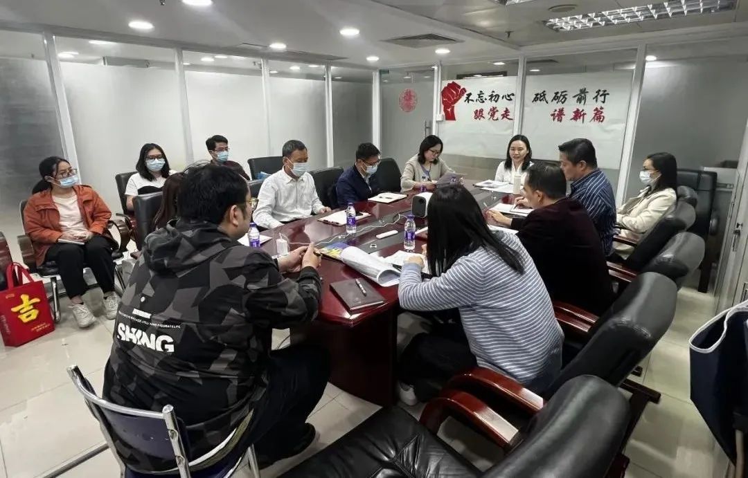 揮楫奮進(jìn)敢擔(dān)當(dāng) 鏗鏘玫瑰綻芳華 揮楫奮進(jìn)敢擔(dān)當(dāng) 鏗鏘玫瑰綻芳華